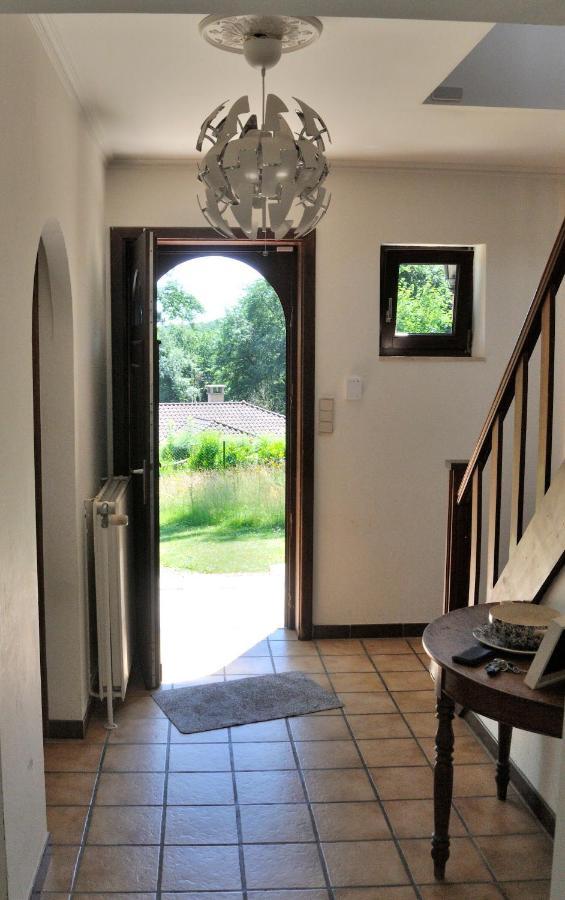 Suite Familiale Avec 2 Chambres Dans Une Villa - Quartier Vert Et Boise - 5 Kms De Намюр Екстериор снимка
