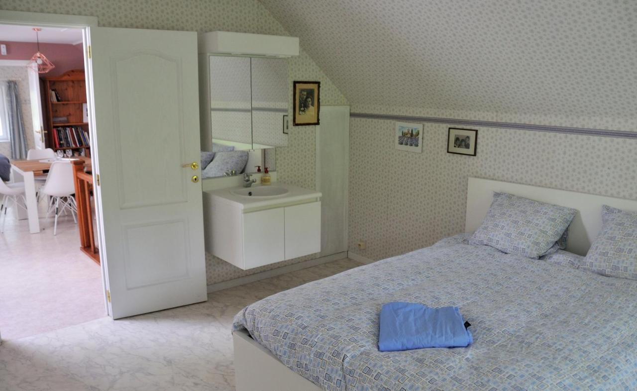 Suite Familiale Avec 2 Chambres Dans Une Villa - Quartier Vert Et Boise - 5 Kms De Намюр Екстериор снимка